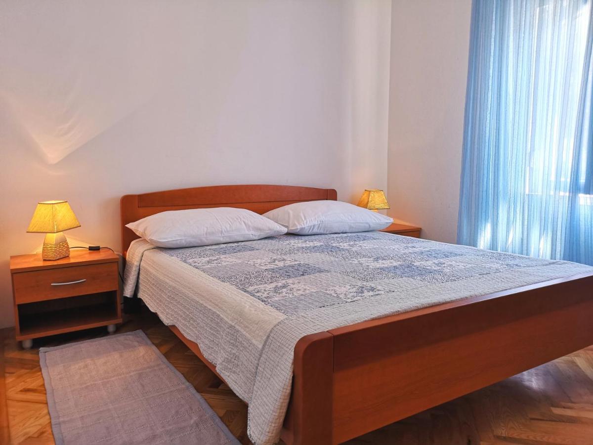 Apartments With A Swimming Pool Banjol, Rab - 11382 Bagian luar foto