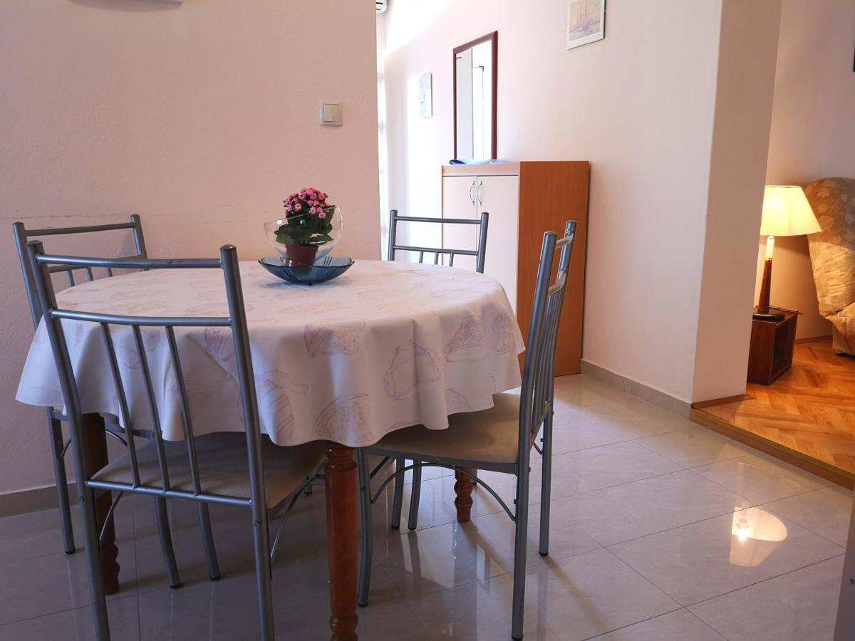 Apartments With A Swimming Pool Banjol, Rab - 11382 Bagian luar foto