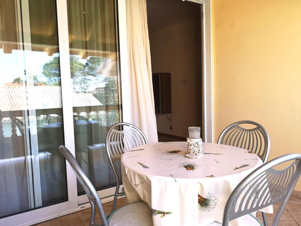 Apartments With A Swimming Pool Banjol, Rab - 11382 Bagian luar foto