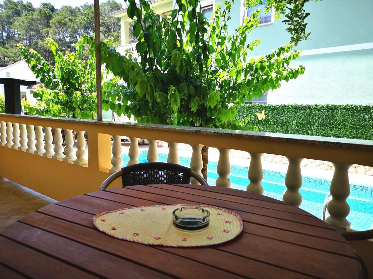 Apartments With A Swimming Pool Banjol, Rab - 11382 Bagian luar foto