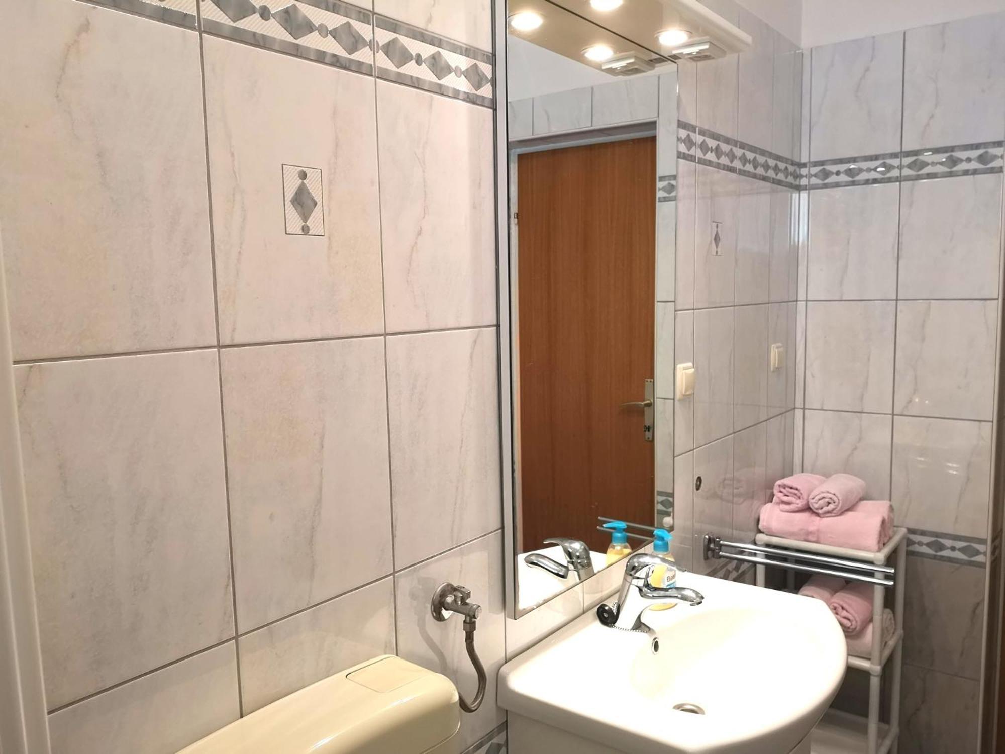Apartments With A Swimming Pool Banjol, Rab - 11382 Ruang foto