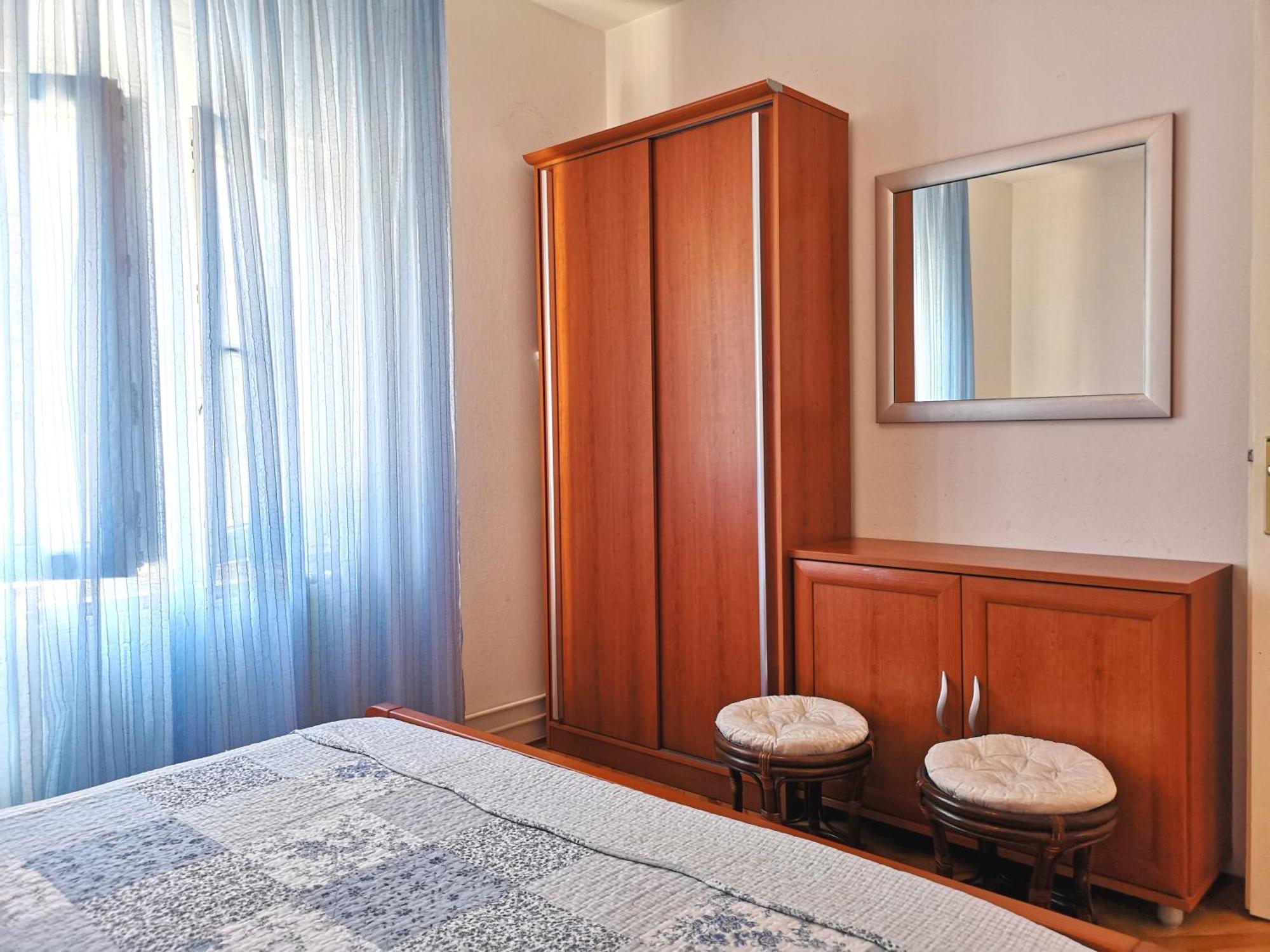 Apartments With A Swimming Pool Banjol, Rab - 11382 Ruang foto